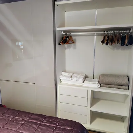 Roma Apartment アパート *